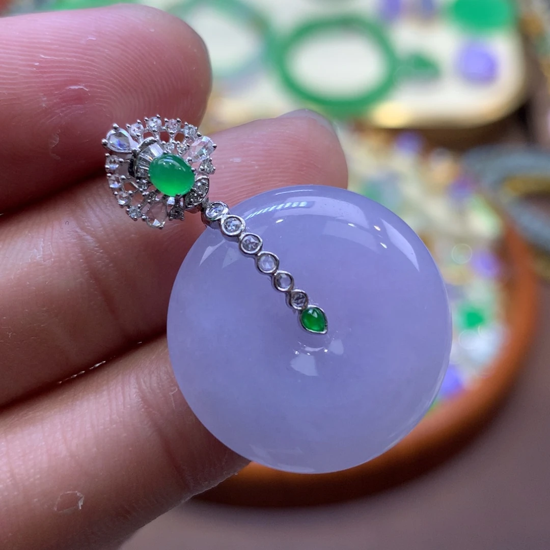 翡翠18K金镶嵌颈饰