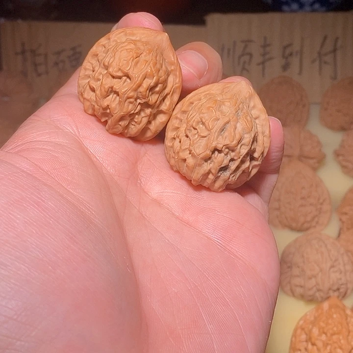 文玩核桃手把件大枣