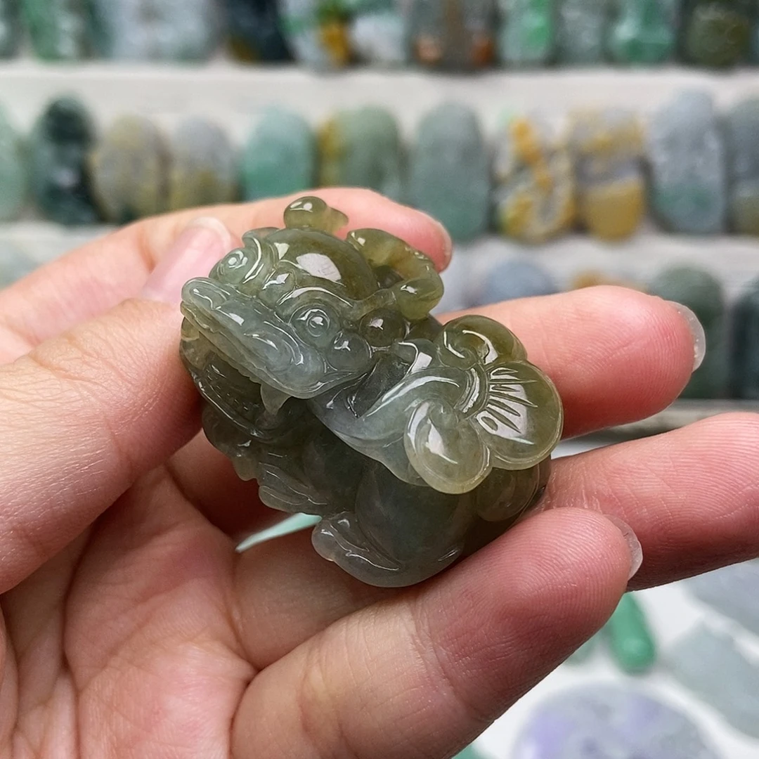 翡翠未镶嵌吊坠(赠链)