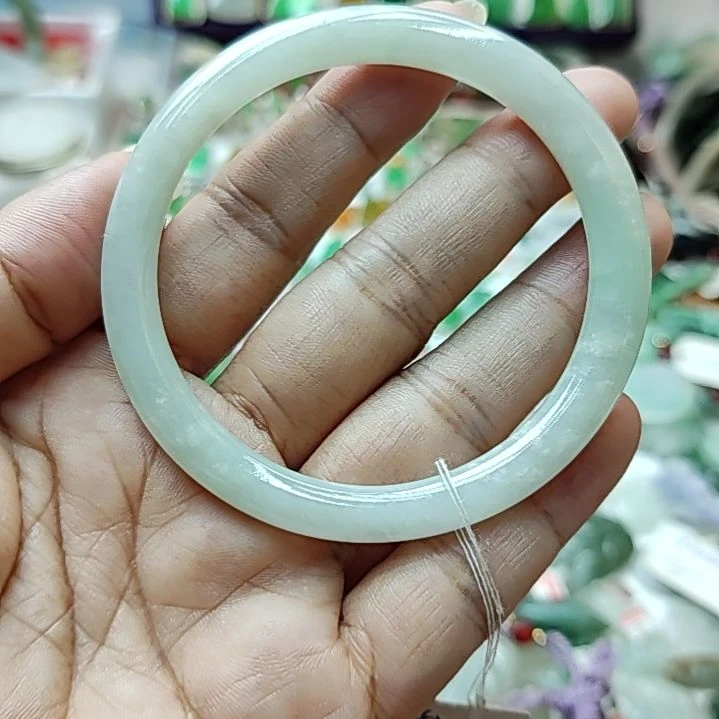 翡翠未镶嵌颈饰8