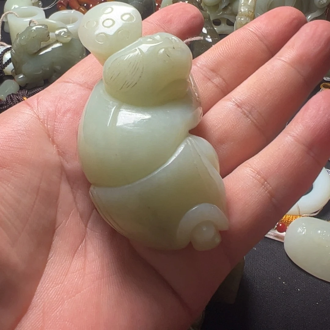 和田玉（糖玉）未镶嵌颈饰白**冰