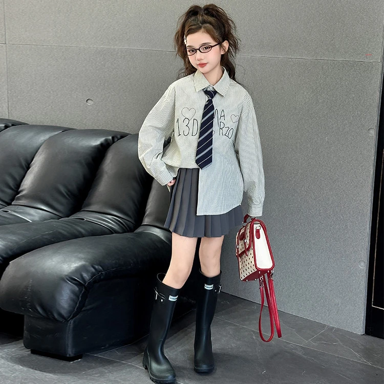 [麦哆哆」120-170女童中大童春季学院风刺绣条纹衬衫百褶裙套装潮