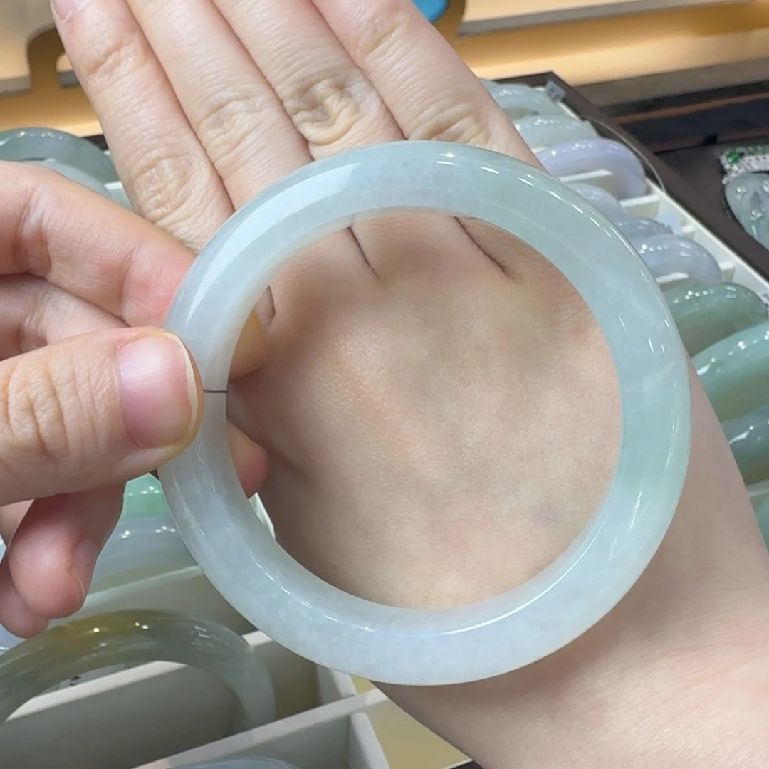 翡翠未镶嵌手镯冰晴