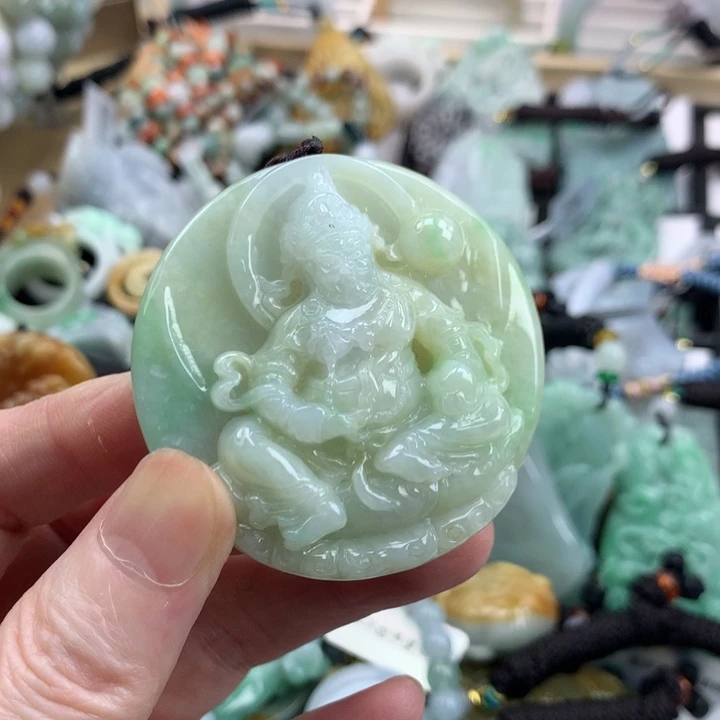 翡翠未镶嵌颈饰吊坠
