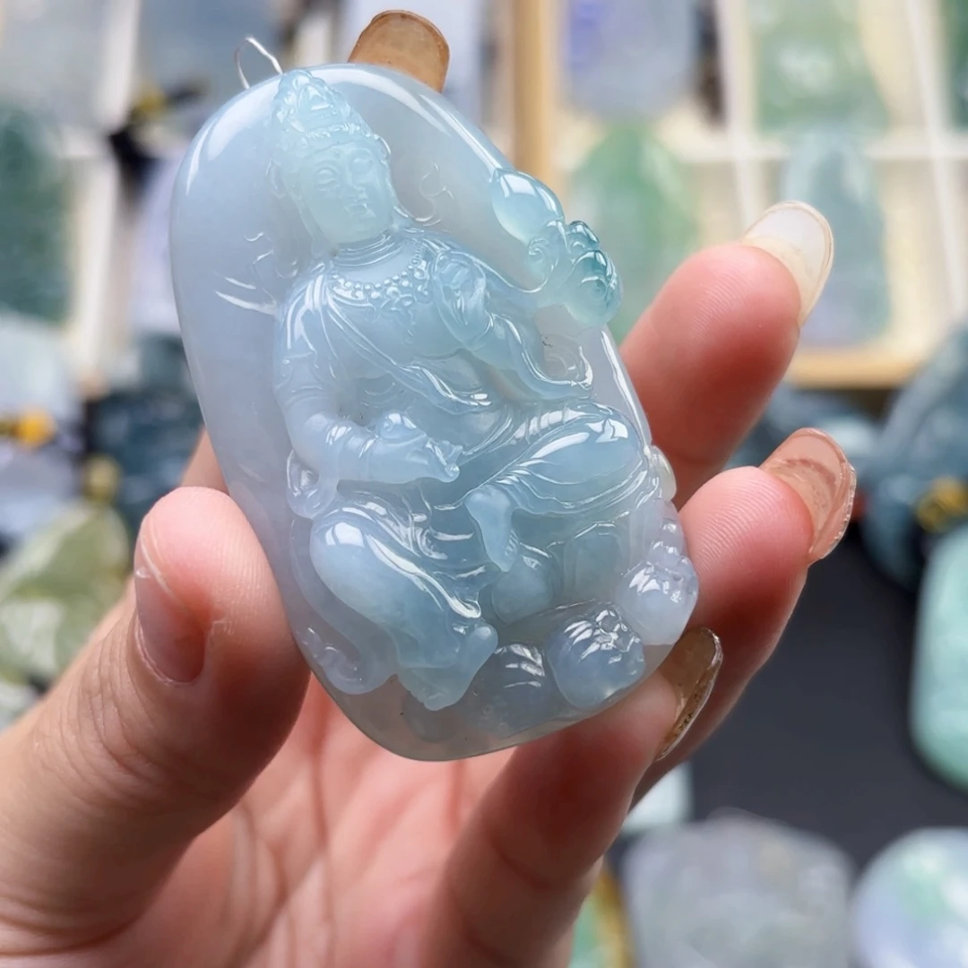沈***辞颈饰未镶嵌翡翠大势至