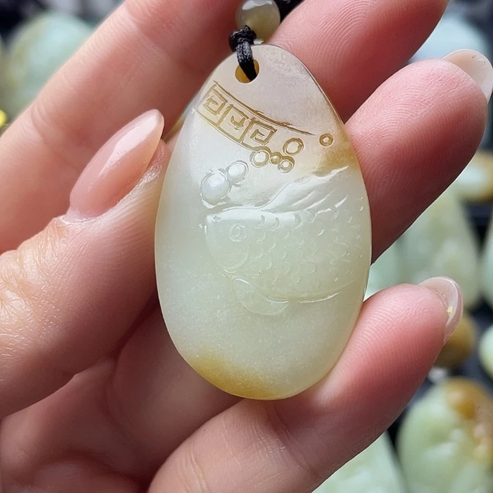 和田玉（糖玉）未镶嵌颈饰