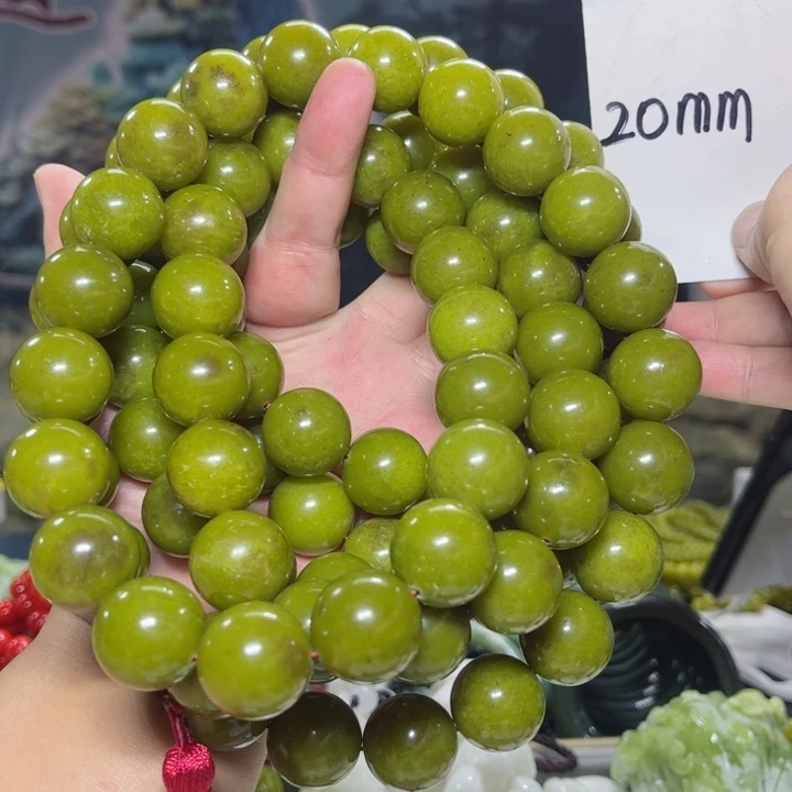 蛇纹石玉颈饰多样性发货未镶嵌
