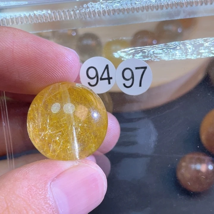 未镶嵌颈饰水晶m****