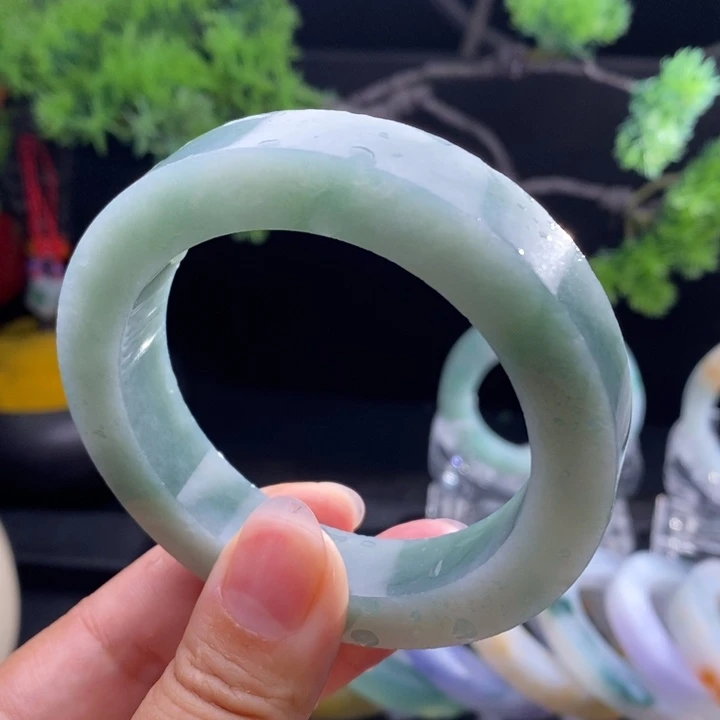 未镶嵌翡翠手镯定制翡翠