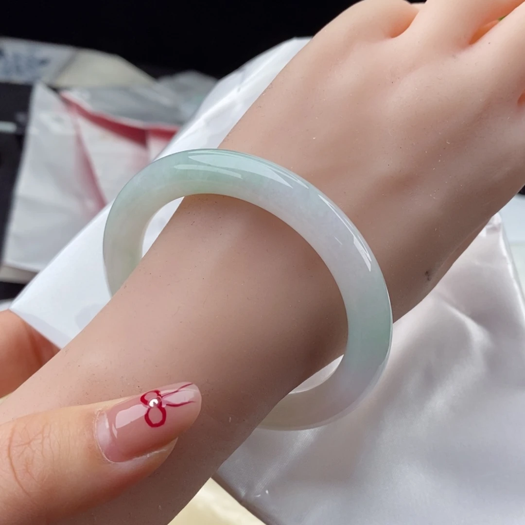 翡翠手镯未镶嵌52圆条