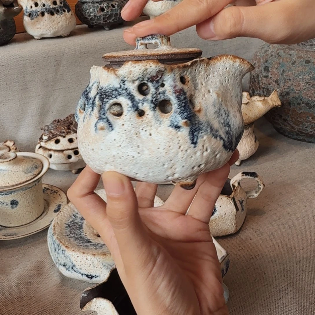 粉引双层镂空我单壶一把