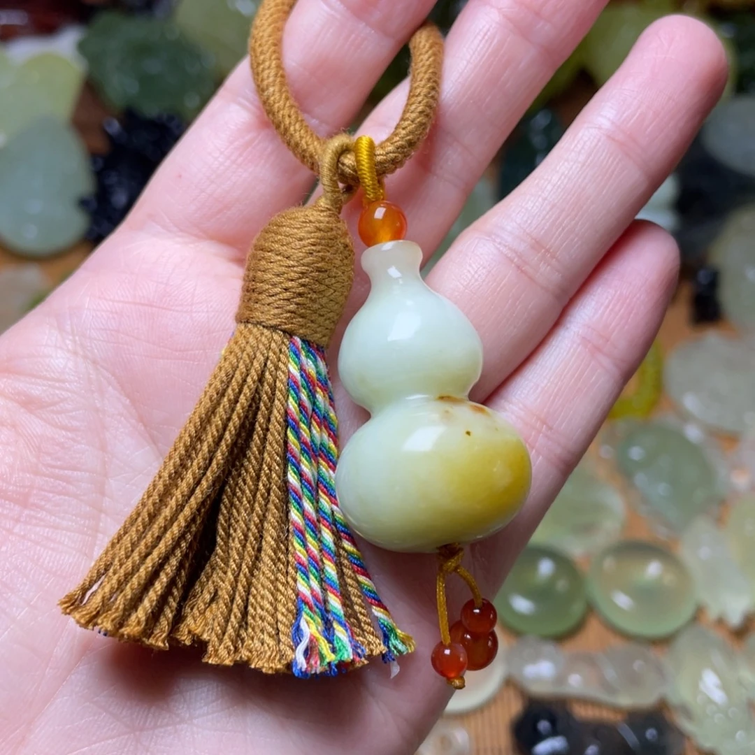 蛇纹石玉未镶嵌包挂