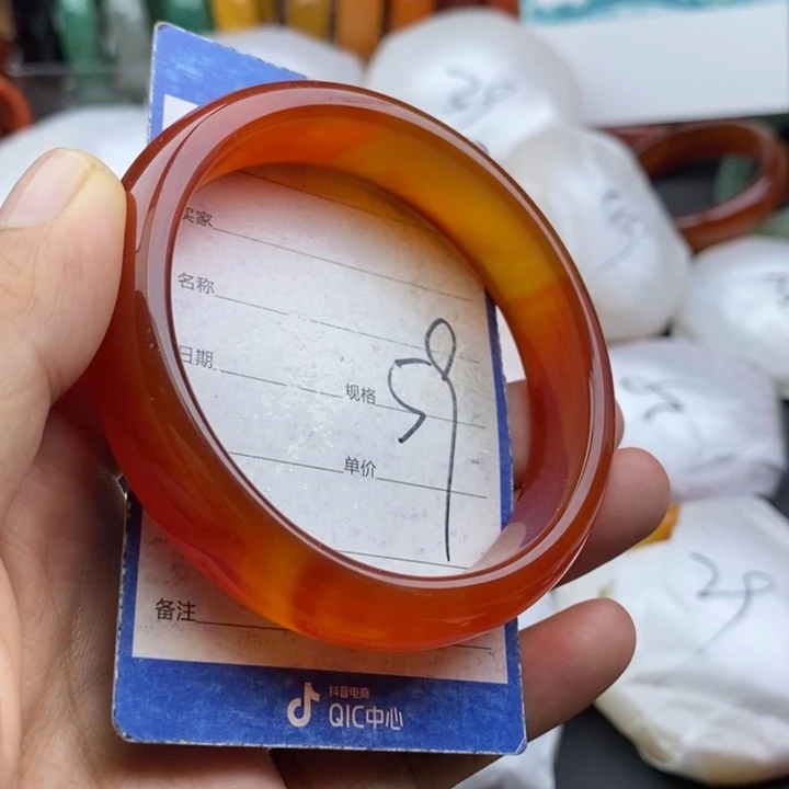 未镶嵌手镯石英质玉