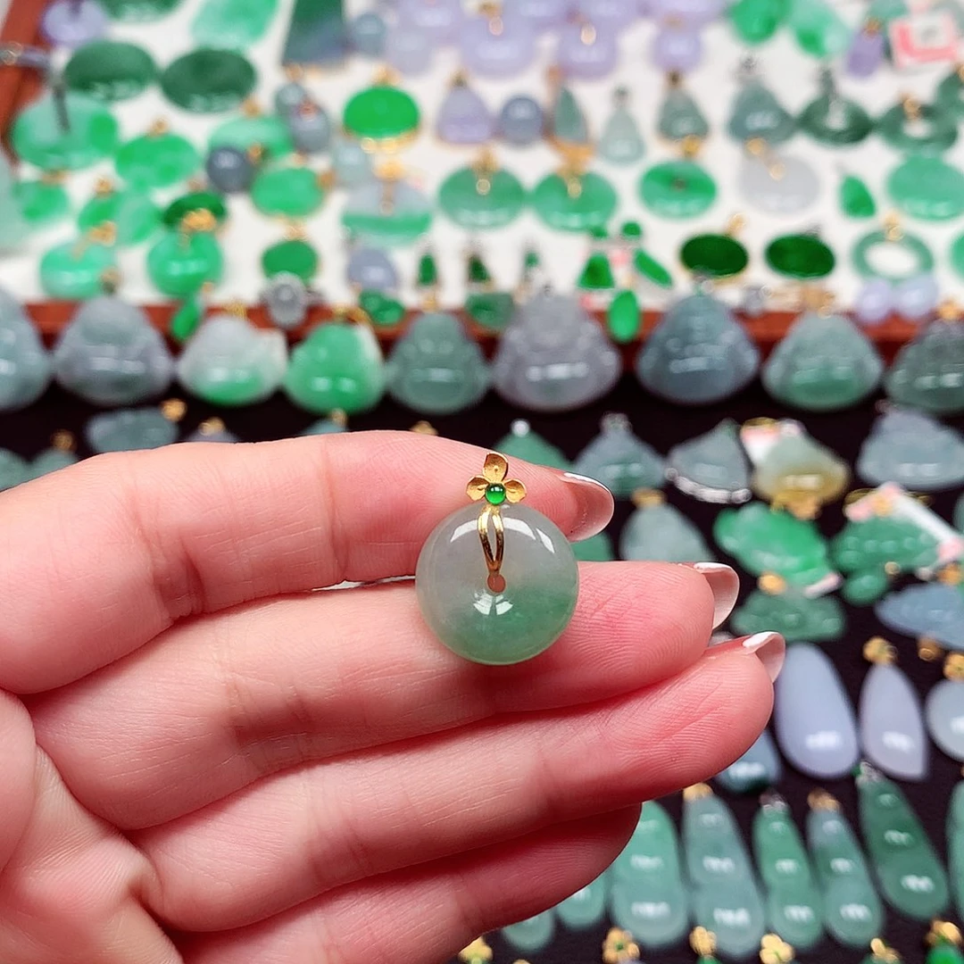 翡翠18K金镶嵌颈饰