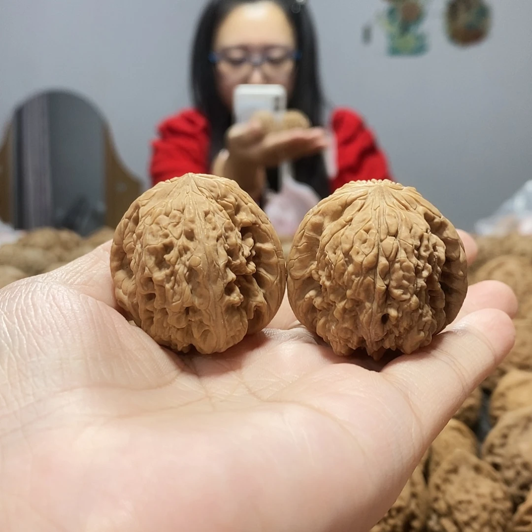 吊坠文玩核桃暴雪38有黄