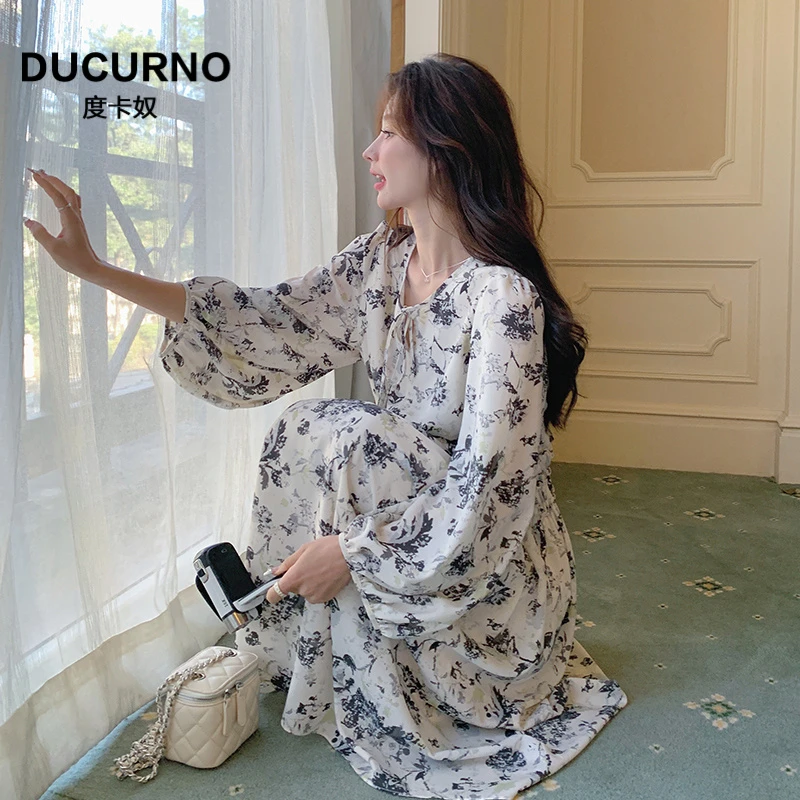 法式轻熟风长袖碎花洋装女装春秋2025新款遮肉显瘦气质绝美茶歇裙