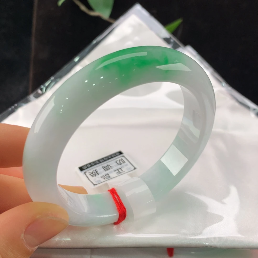 翡翠手镯未镶嵌美****树111-0140