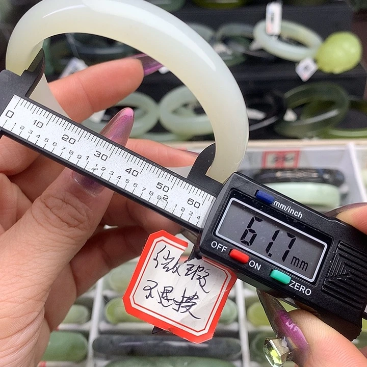 蛇纹石玉手镯未镶嵌802