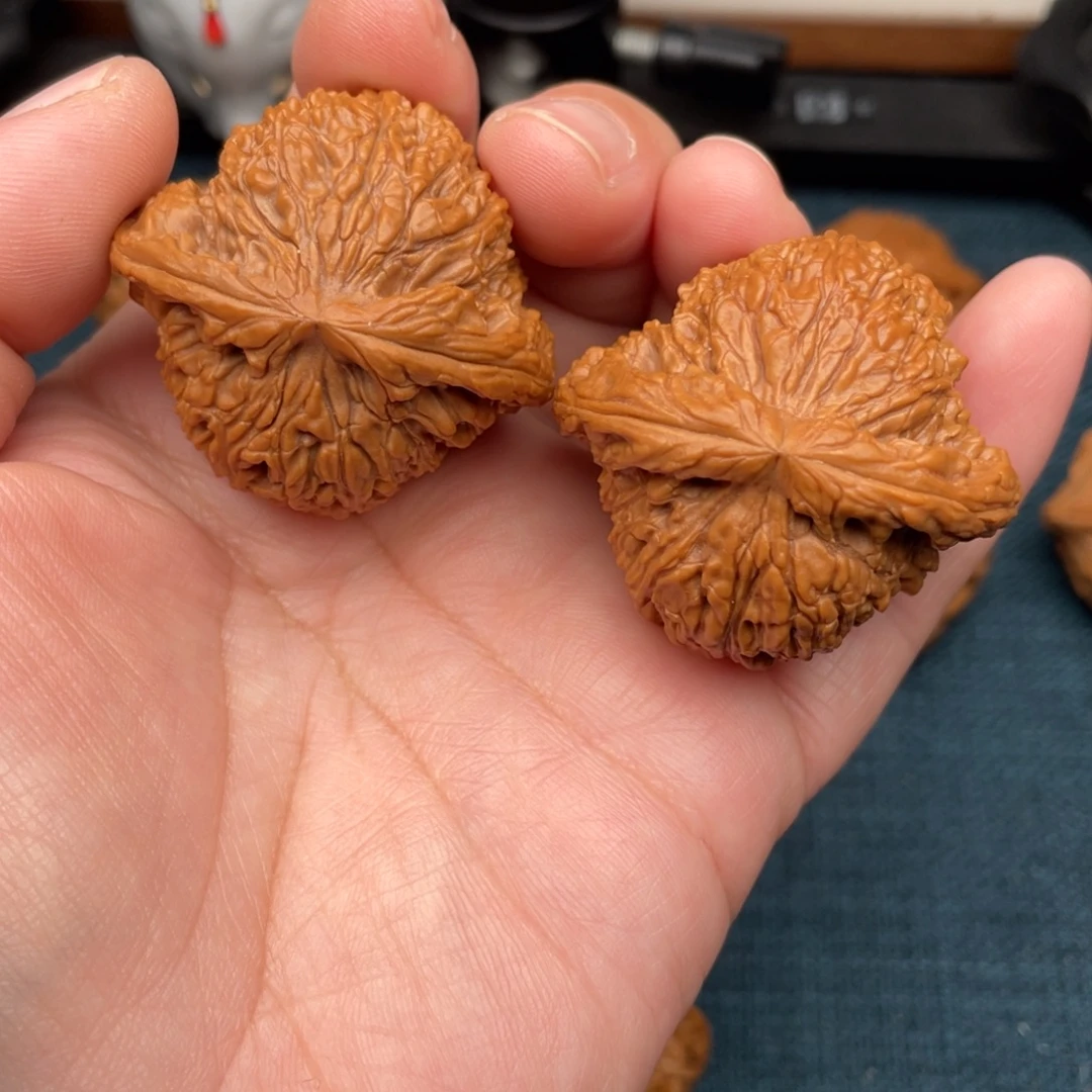 把件文玩核桃全品红皮球疆43