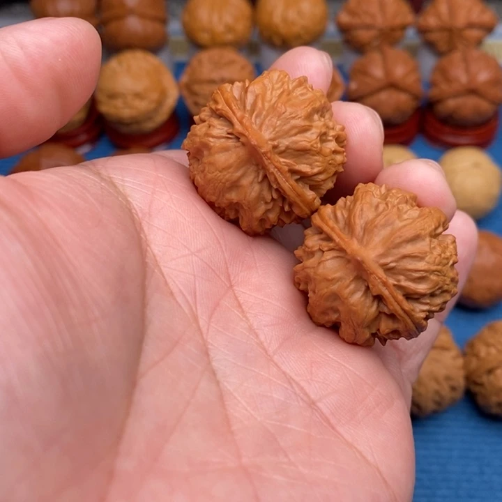 把件文玩核桃刺球