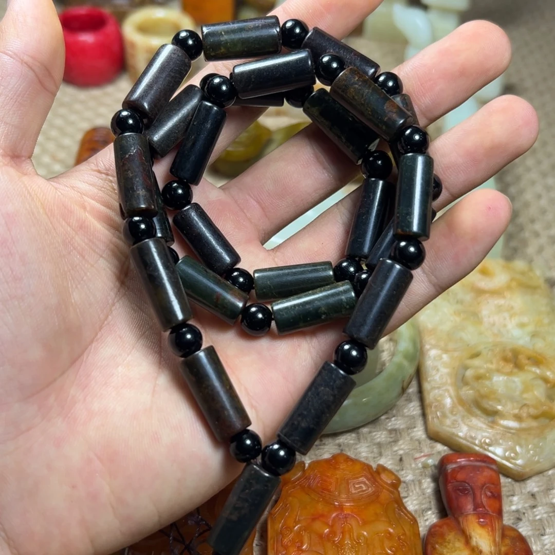 未镶嵌蛇纹石玉颈饰