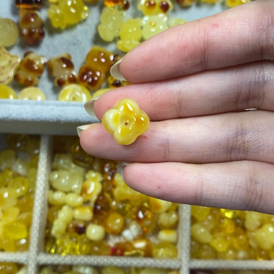 未镶嵌蜜蜡珠宝奇石?**菜桂花