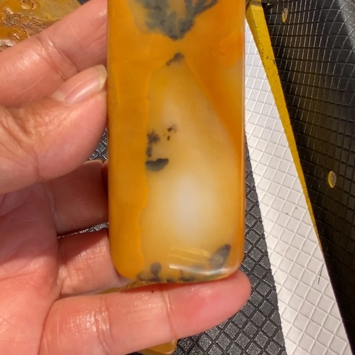 石英质玉（黄龙玉）未镶嵌挂件