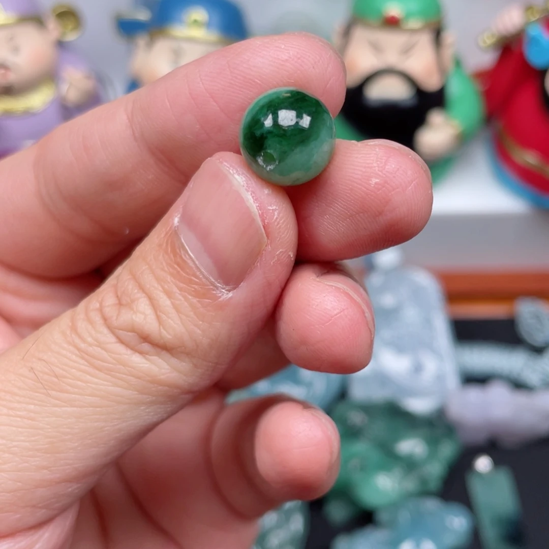 翡翠颈饰未镶嵌11卡单珠