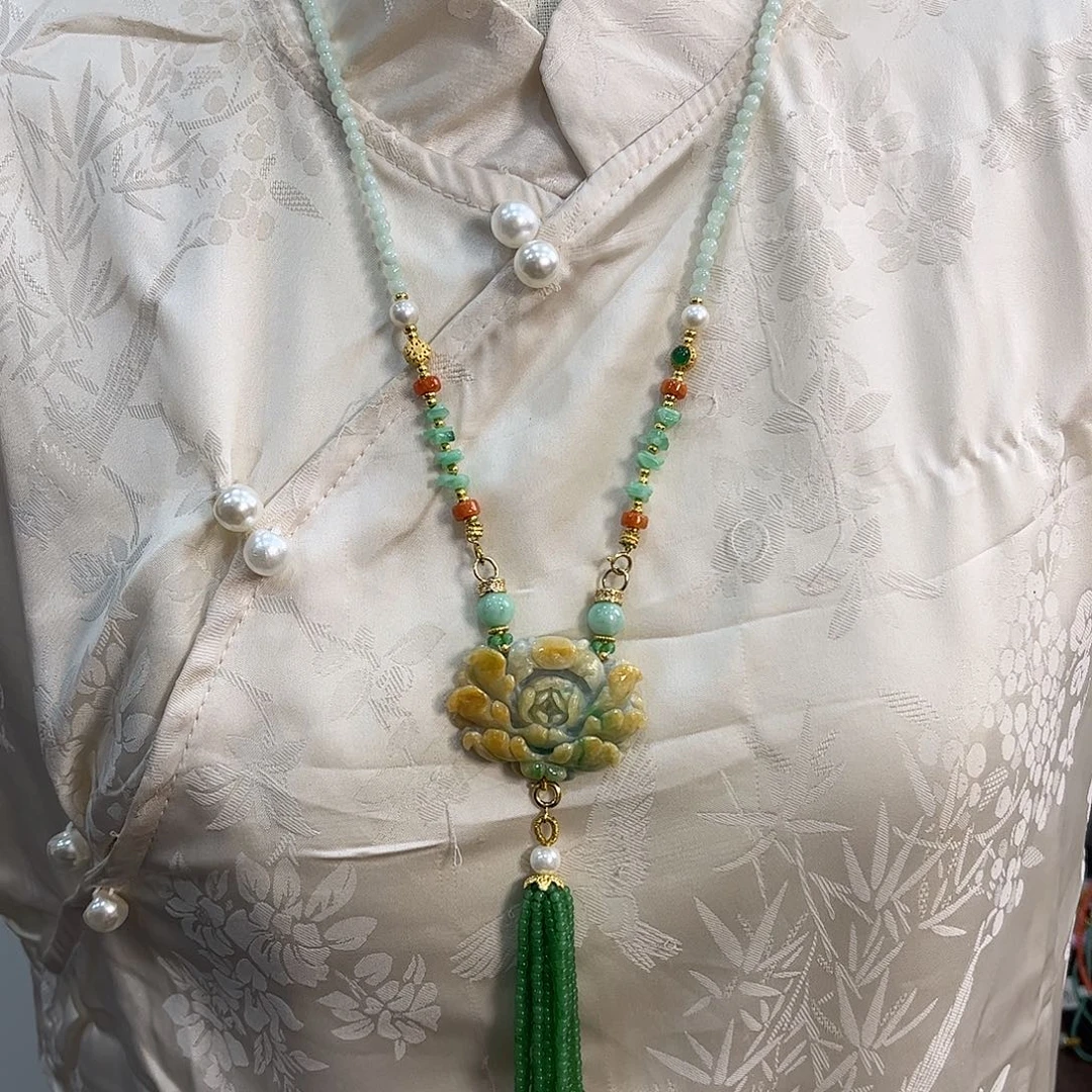 翡翠未镶嵌颈饰花开富贵清～