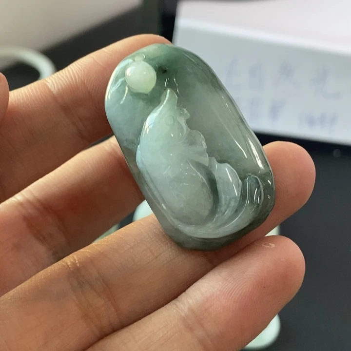 翡翠未镶嵌颈饰翡翠