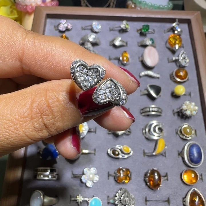 小***?陶瓷制品和各种材料
