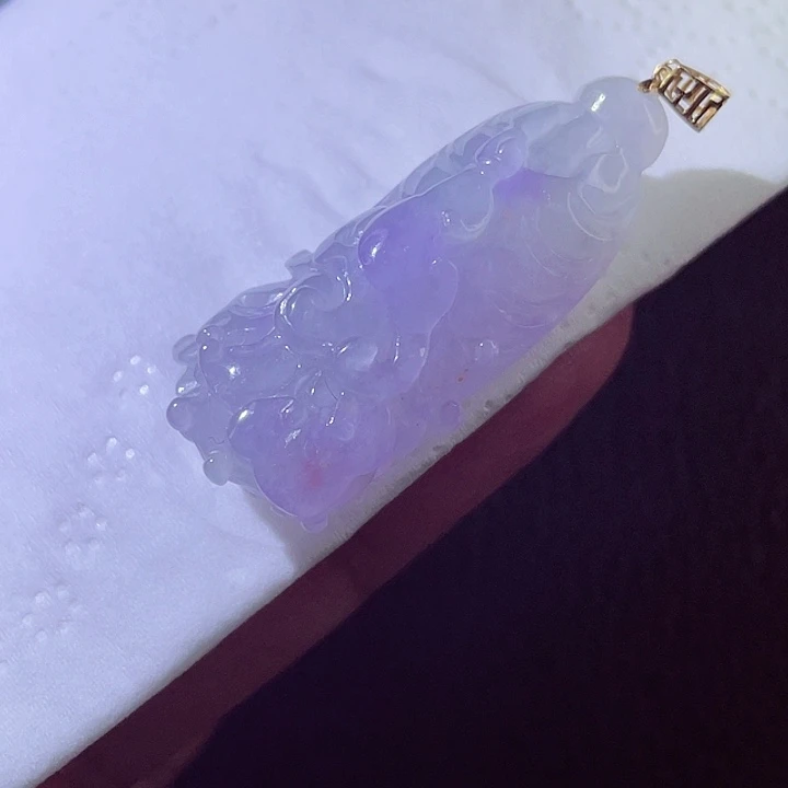 颈饰18K金镶嵌翡翠翡翠