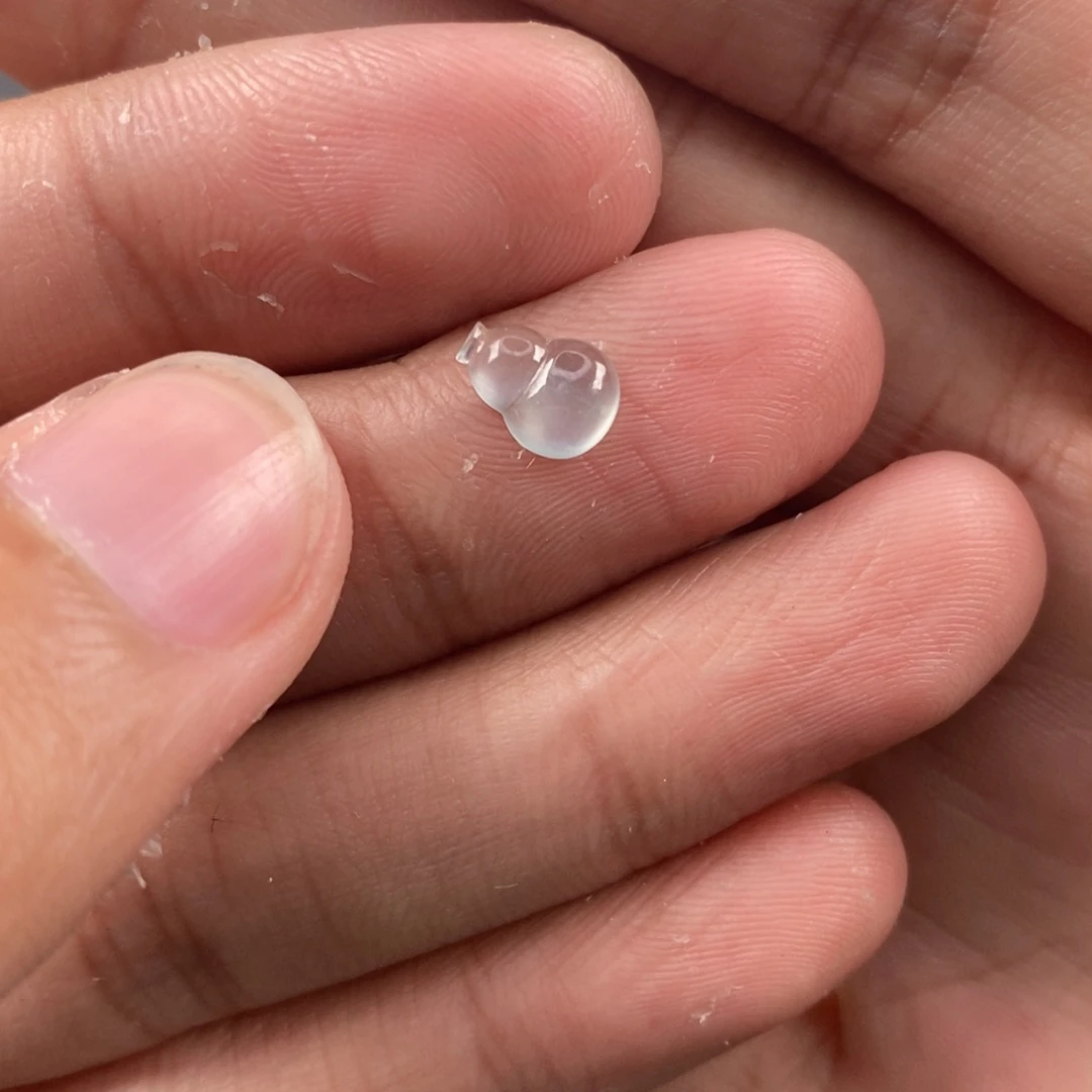 翡翠颈饰未镶嵌栗*?翡翠