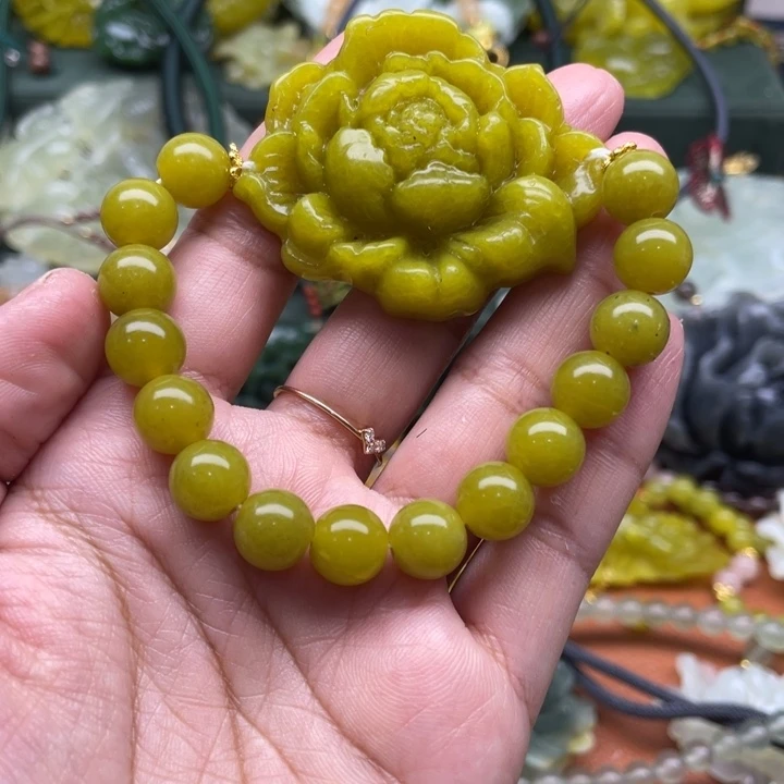蛇纹石玉未镶嵌颈饰