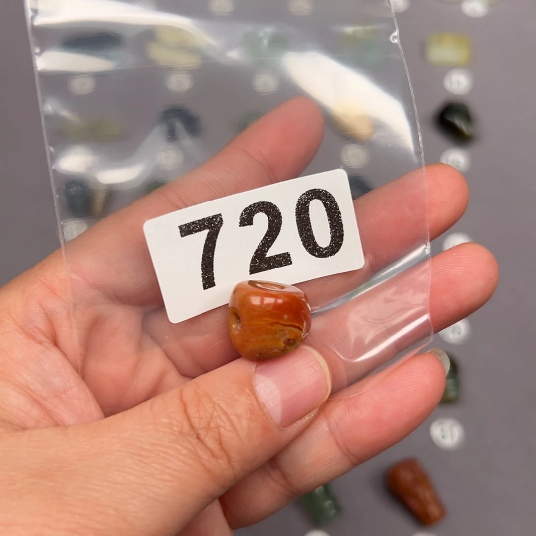 未镶嵌蛇纹石玉颈饰晨*