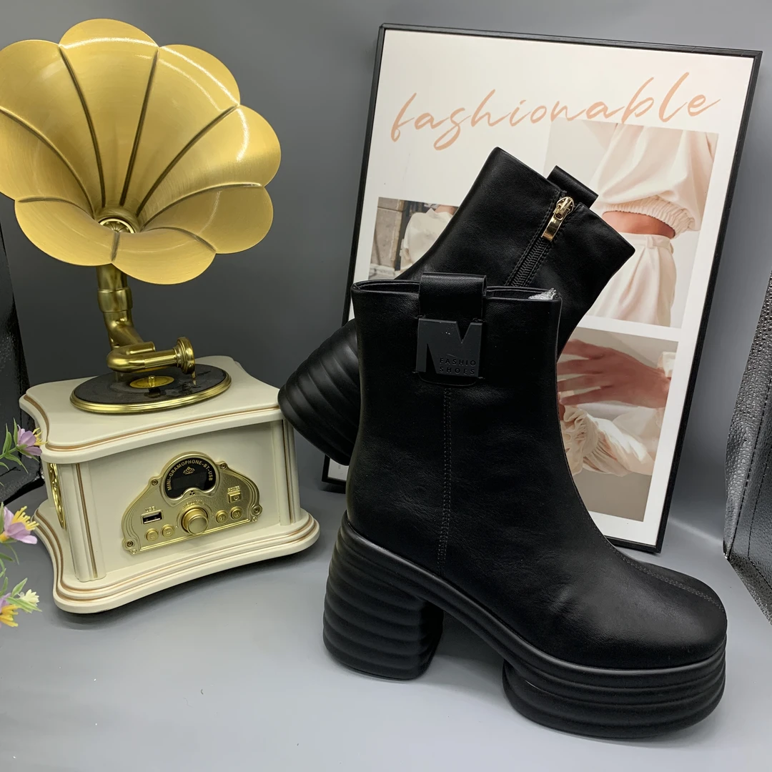 防滑雪地靴冬季新款厚底短靴防水靴子加绒加厚东北大棉鞋子16E02