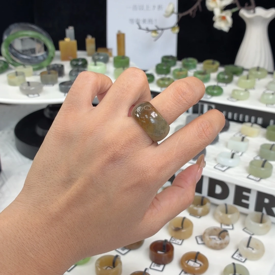 和田玉（糖玉）未镶嵌戒指Q123糖青花轮胎17.7不退换