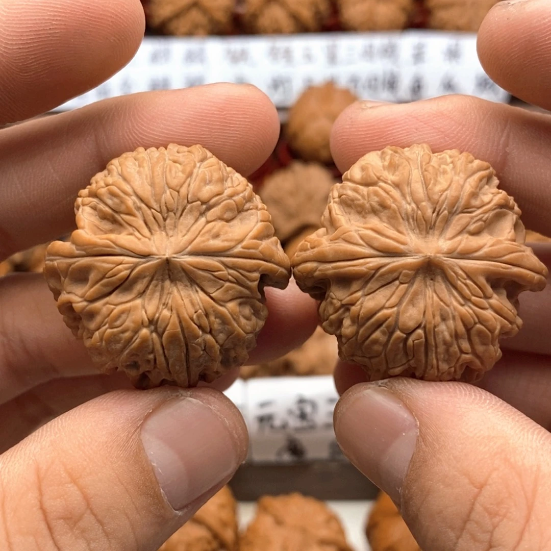 文玩核桃吊坠36尺 球体暴雪 42