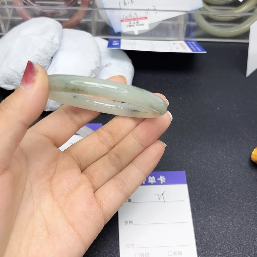 石英质玉未镶嵌手镯25/585957