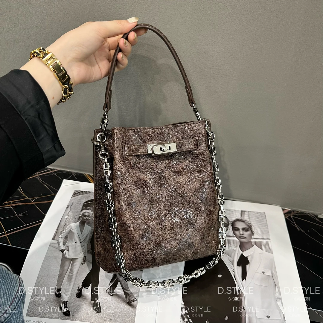 【D.STYLE】心心定制 「琥珀流光钱袋子」小众高定款手提单肩水桶包