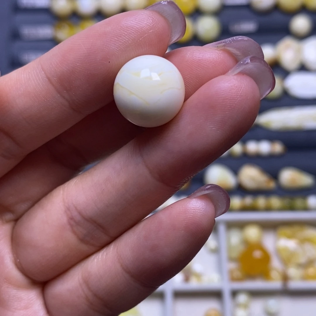 蜜蜡未镶嵌珠宝奇石瓷白妖花圆珠13.5mm