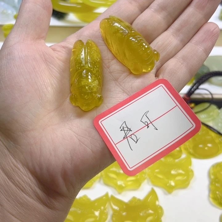 ****宝蛇纹石玉未镶嵌颈饰