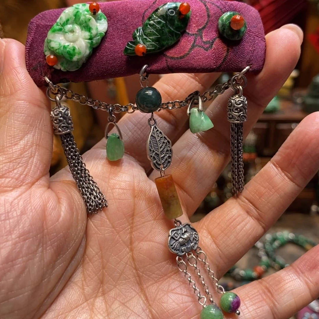 翡翠吊坠(赠链)未镶嵌