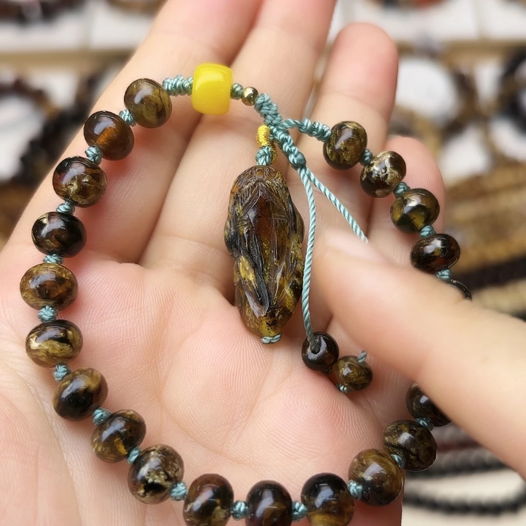 琥珀未镶嵌裸石八