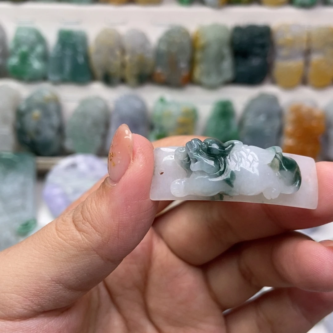 吊坠(赠链)未镶嵌翡翠