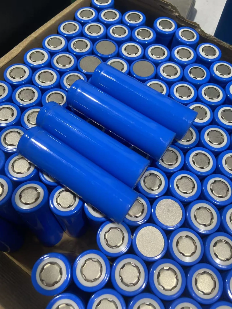 全新没喷码2000毫安18650电池（单个随机蓝色紫色）