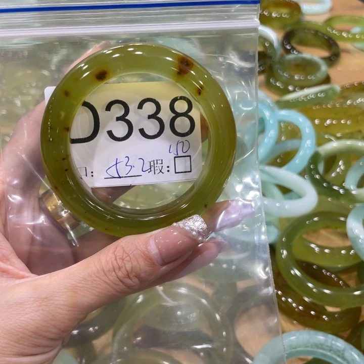 未镶嵌蛇纹石玉手镯转**后