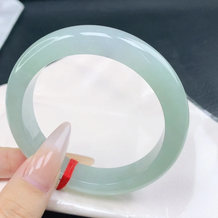 翡翠手镯未镶嵌58-59圈口