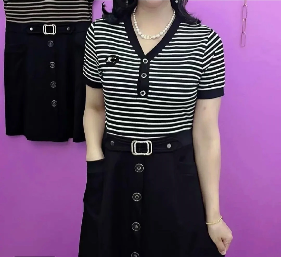 条纹拼接假两件连衣裙女士夏季短袖V领洋气中长宽弹力显瘦减龄裙