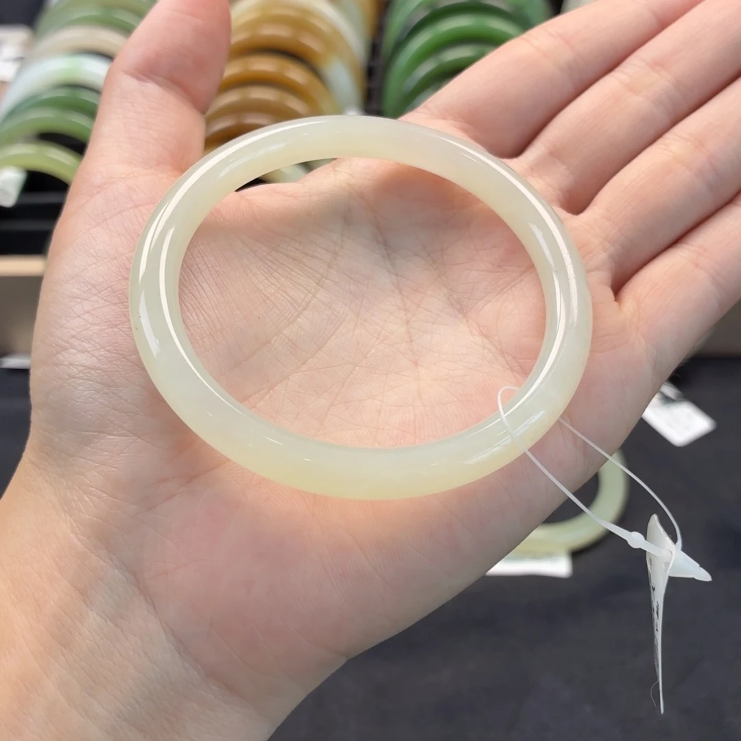 和田玉未镶嵌手镯-冰底细圆条23